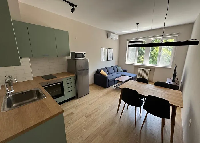 By The River Apartament *